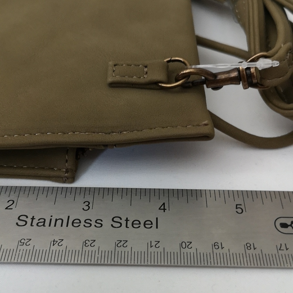 Universal Thread Olive Green Wristlet Crossbody New With Tags - Picture 7 of 7